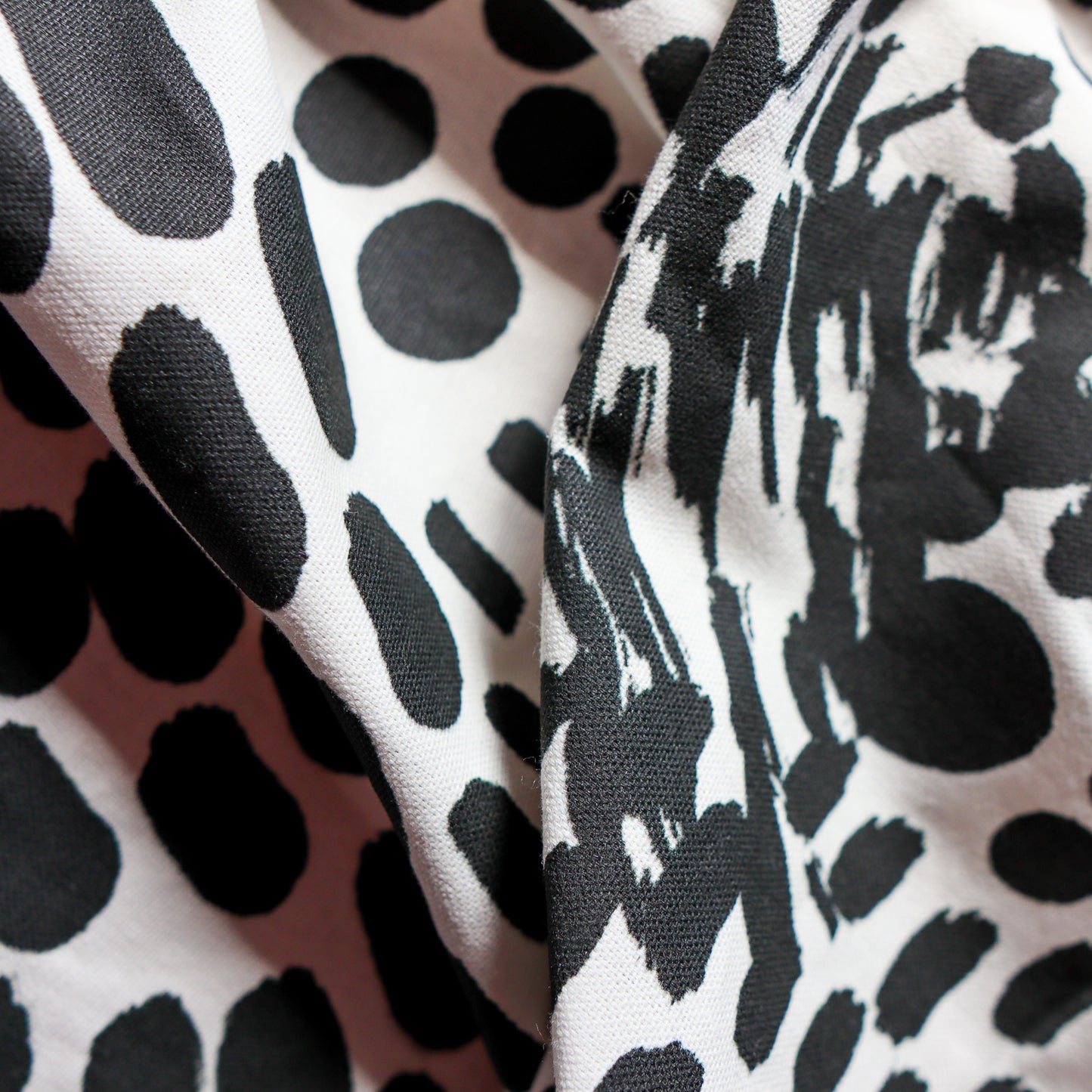 Textile Scratches, Black/White